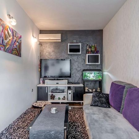 Cool Cozy Apartment Split Exterior photo